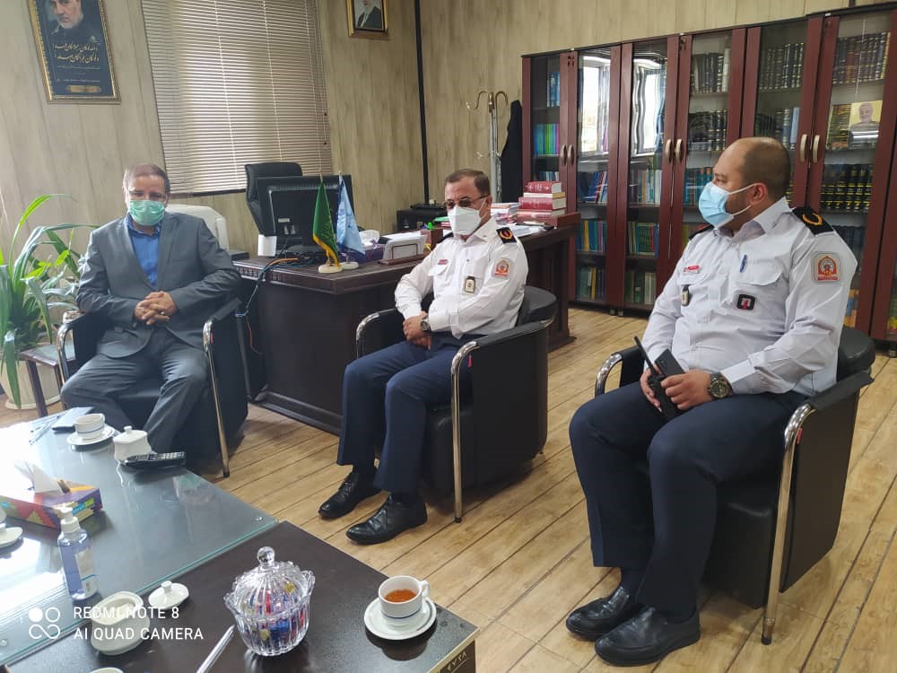 دیدار و نشست صمیمی رئیس سازمان آتش نشانی و خدمات ایمنی اسلامشهر با رئیس دادگستری و دادستان شهرستان اسلامشهر به مناسبت هفته گرامی داشت قوه قضائیه