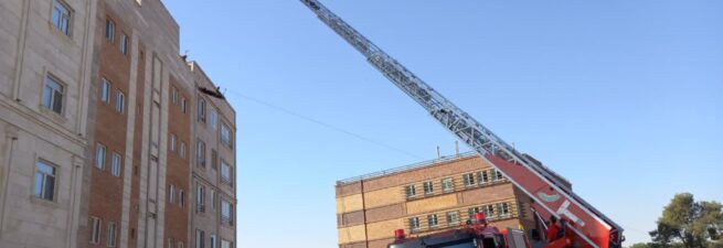 خرید و بهره برداری نردبان هیدرولیکی ۳۲متری آتش نشانی اسلامشهر